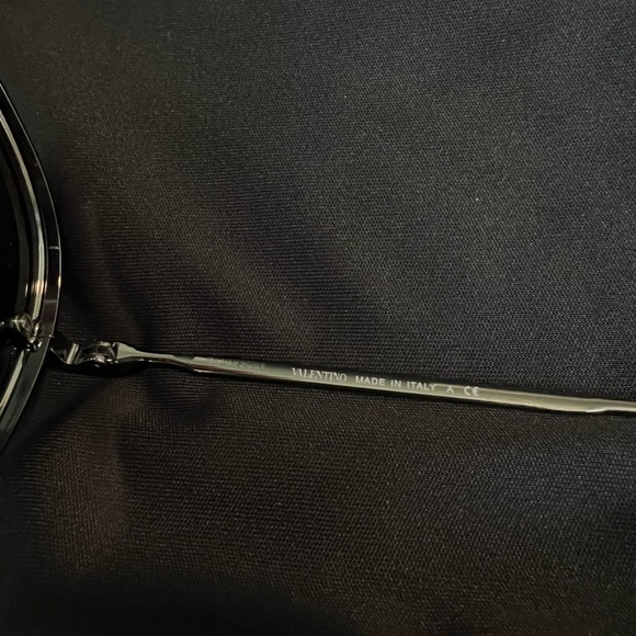 COPY - Valentino Aviator Sunglasses main image 8